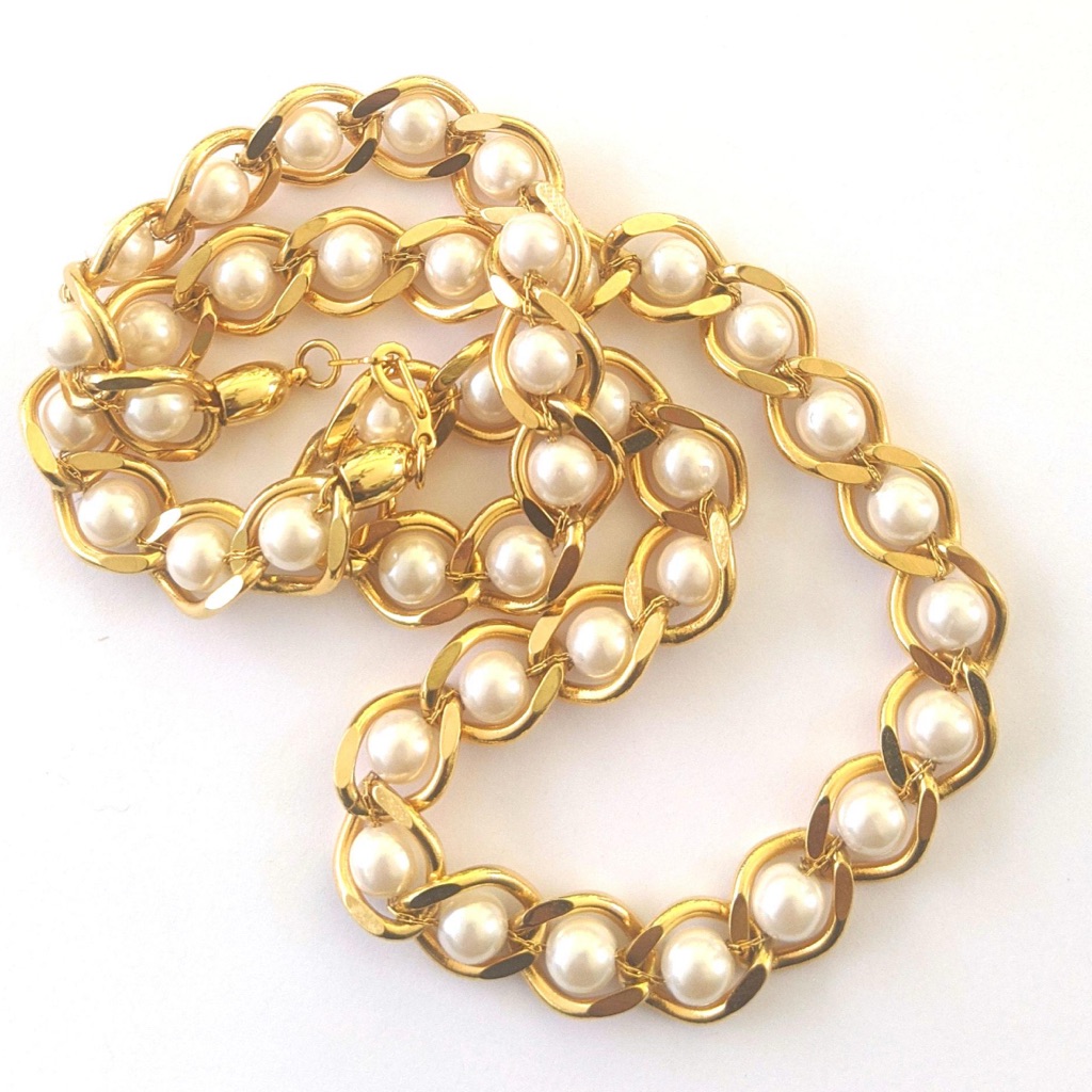 Vintage Napier Signed Single Strand Faux Pearl Woven Gold Tone Necklace
